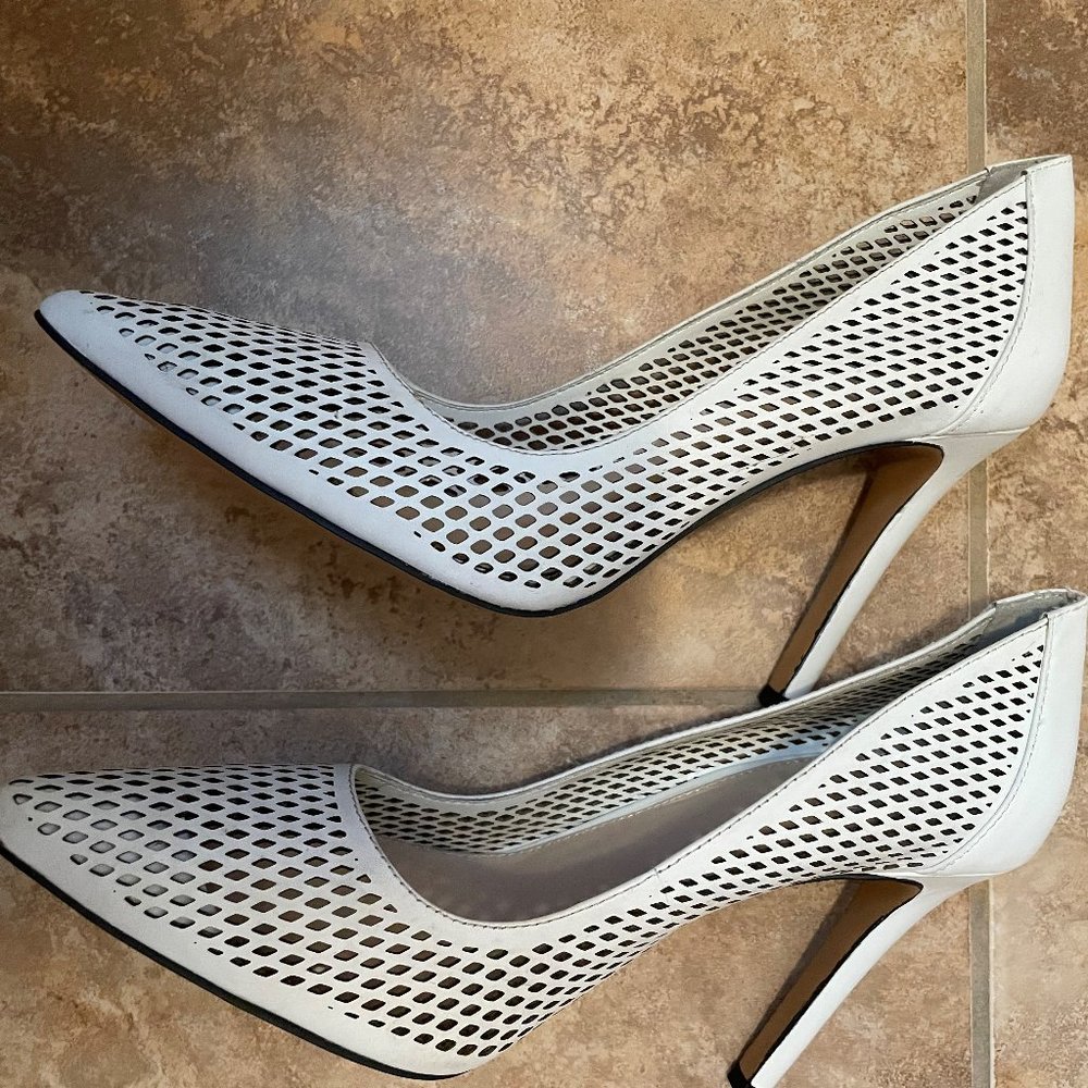 Vince Camuto Caila white laser cut pumps size 9M